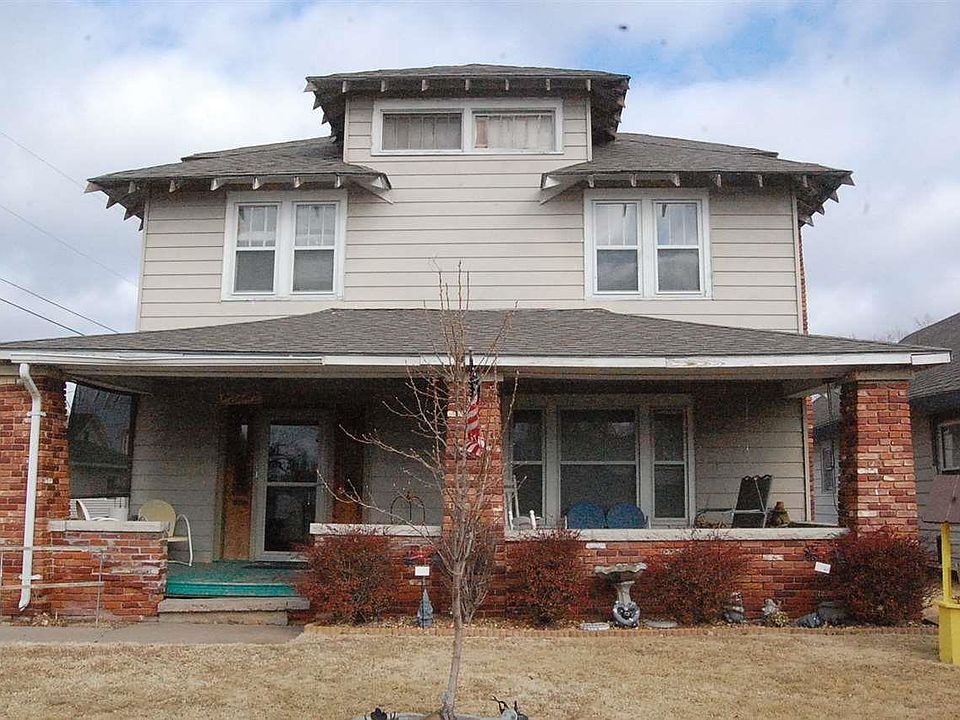 1st image of 924 E 16th Ave