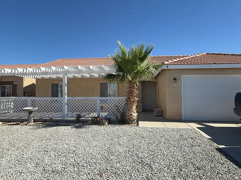 11028 Pemberton Way — Photo 1