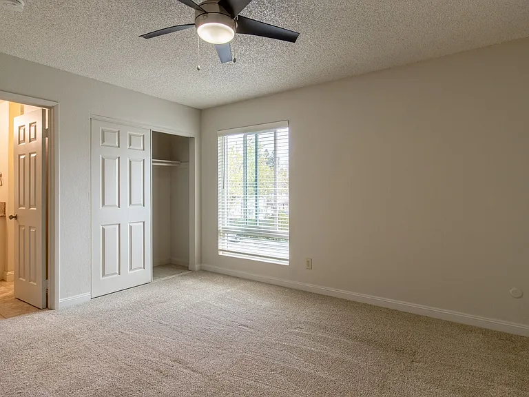 Courtyard Apartments — Photo 21