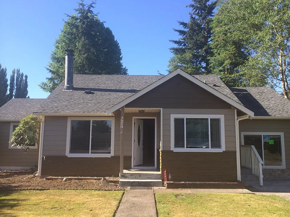 4429 15th Ave SE