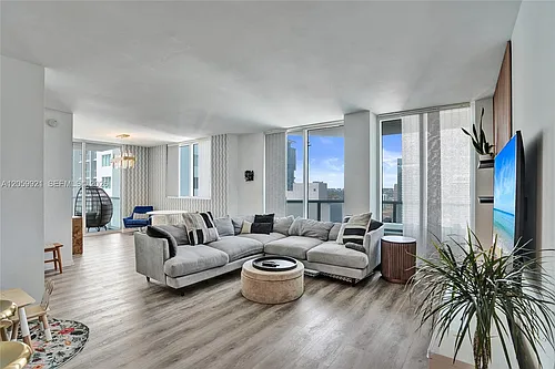 244 Biscayne Blvd #3409 Photo 1