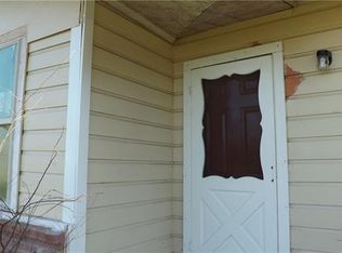 752 E 3rd St, Lancaster, TX 75146