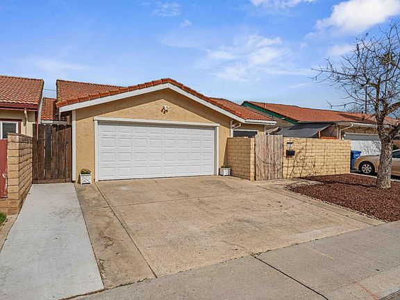 2nd image of 2165 Sharon Way