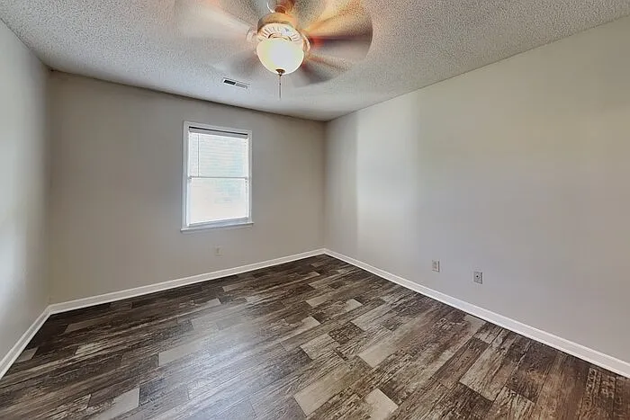 2215 Medlin Ct — Photo 10