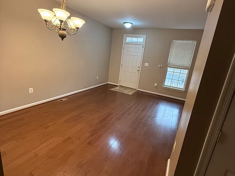 144 Executive Cir — Photo 2
