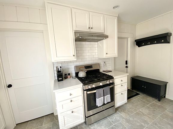5th image of 33 Mayflower St #1