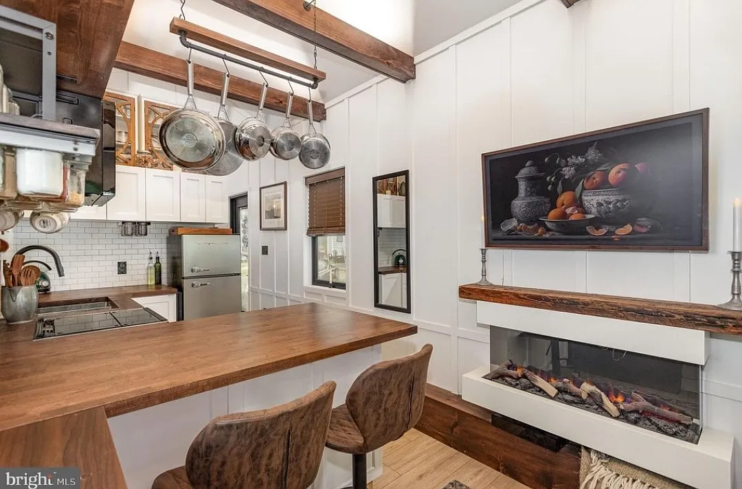 1 bed, 400 sqft, $2,225 — Photo 3