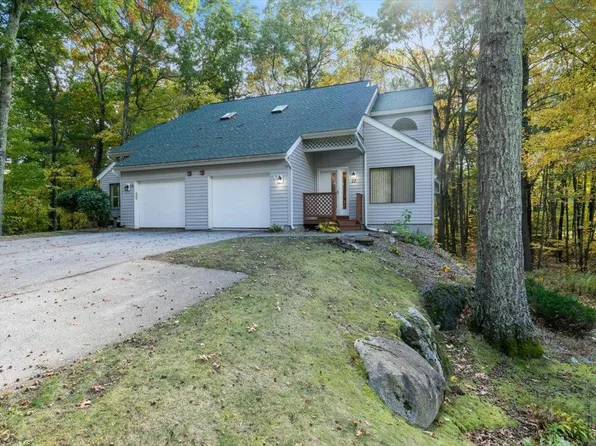 22 Overlook Drive, Atkinson, NH 03811
