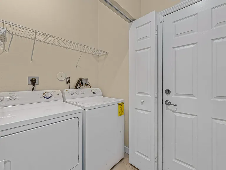 9140 SW 170th Pl #C — Photo 12