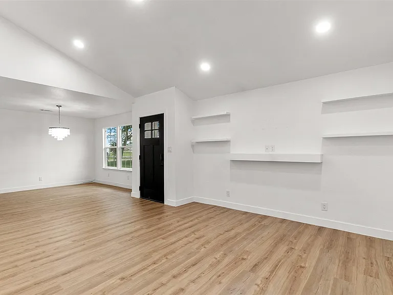 409 Avenue R — Photo 9