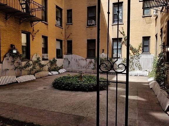 2nd image of 305 W 45th St APT 4F