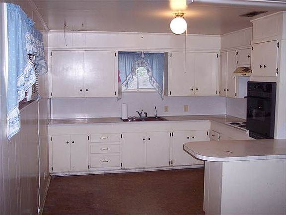 3rd image of 203 Southview Dr