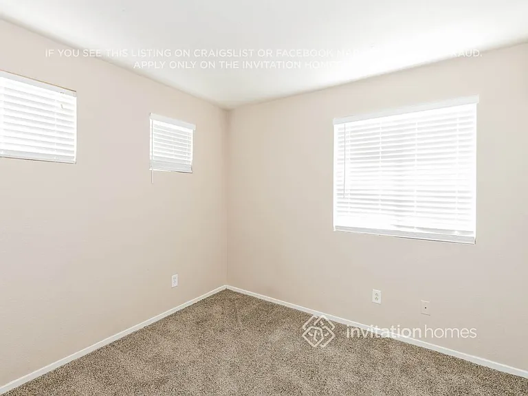 1729 Splinter Rock Way — Photo 13
