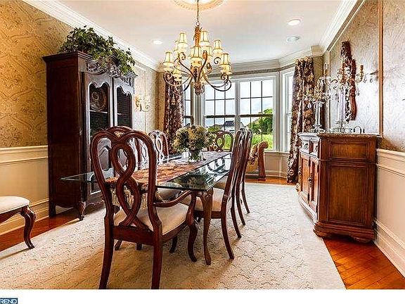 5th image of 603 Bainbridge Dr