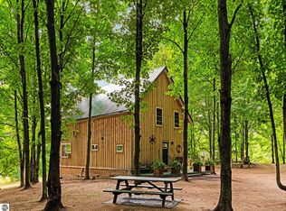 2216 W 16th Rd, Mesick, MI 49668