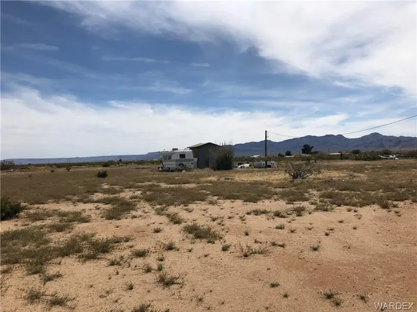 5644 W Bolsa Dr, Golden Valley, AZ 86413