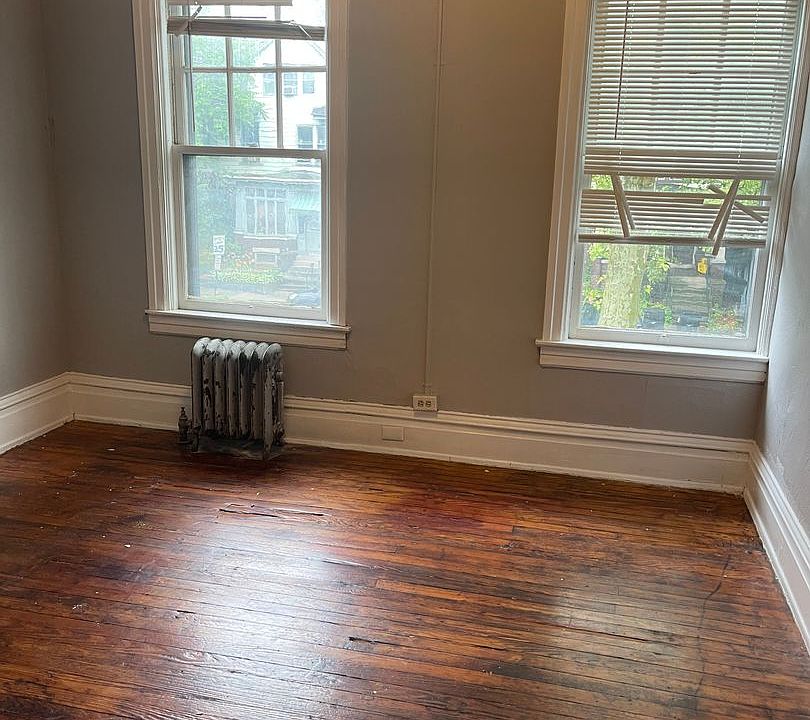 1st image of 1918 Market St APT 2