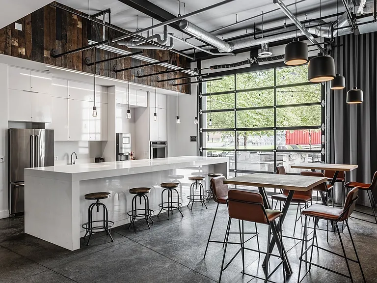 Arsenal 201 Resident Lounge