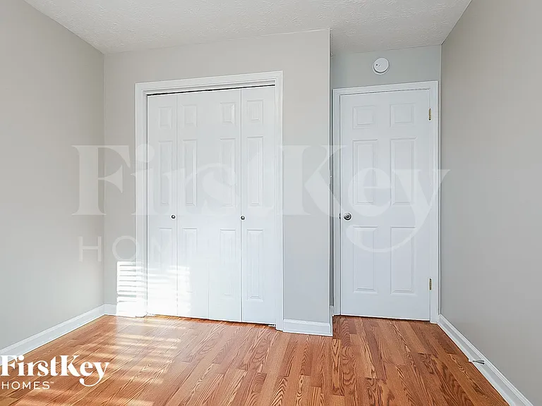 2047 Lake Ridge Ter — Photo 13