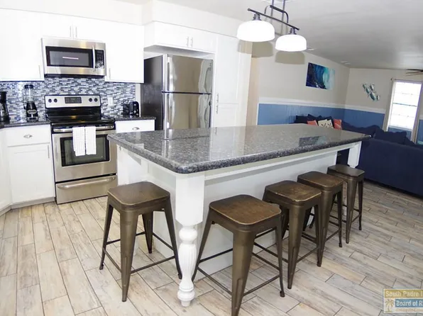 124 E Retama St, South Padre Island, TX 78597