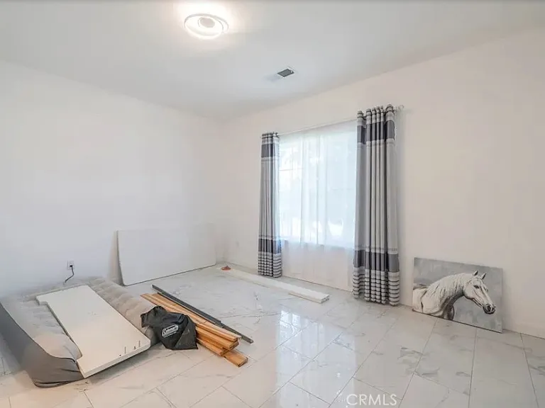 10692 Frances Ave — Photo 11