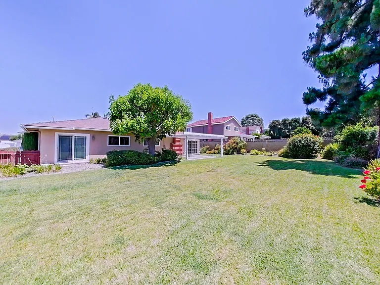 25152 Northrup Dr — Photo 19