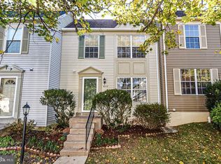 9033 White Rose Ln, Fairfax, VA 22031