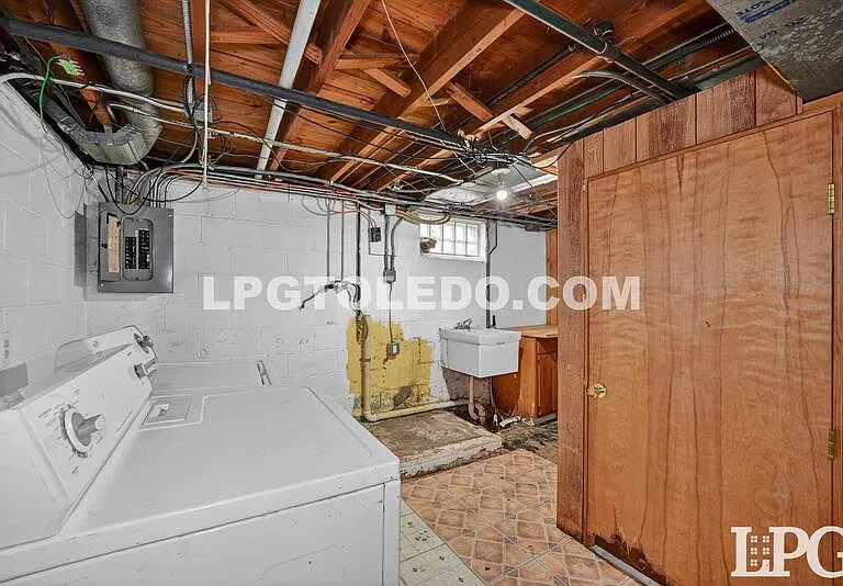 4406 Asbury Dr — Photo 30