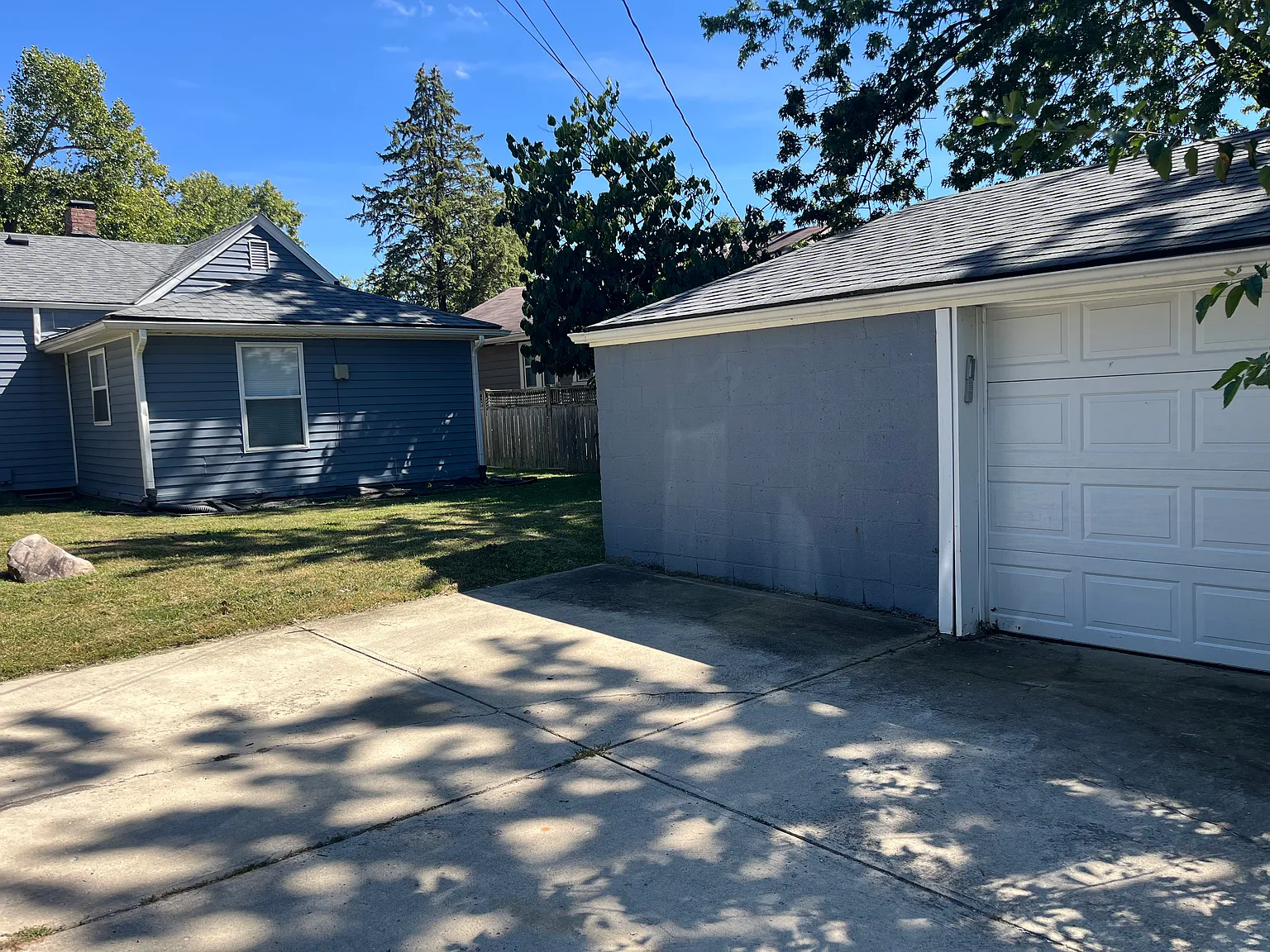 3 bed, 1099 sqft, $1,900 — Photo 3