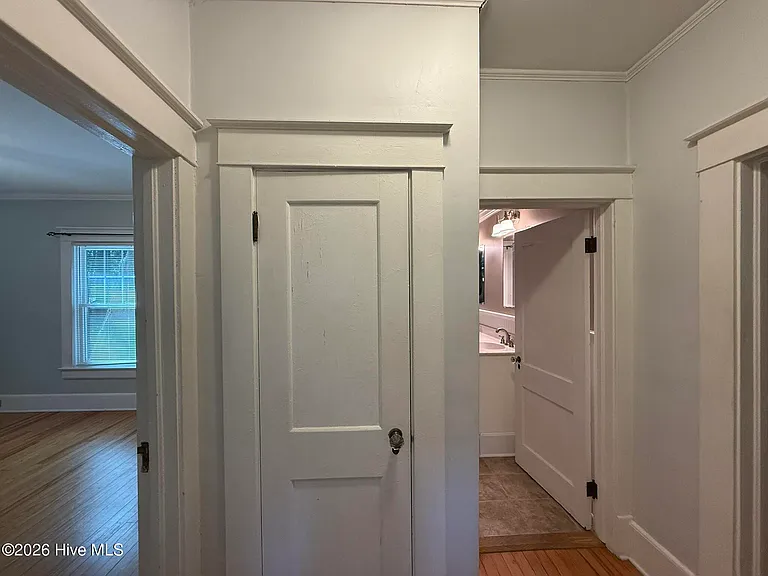 360 E Maine Ave — Photo 12
