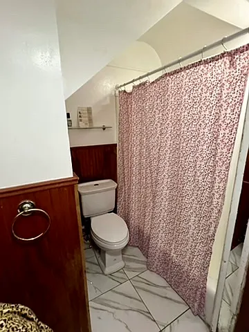 Hallway bathroom, older pic