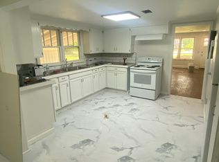 406 Chester Ave, Douglas, GA 31533