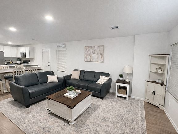 3rd image of 3019 Twisted Myrtle Dr