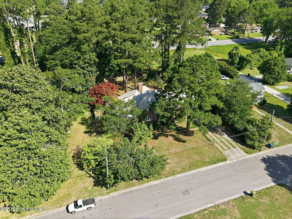 43rd image of 1108 Summit Avenue