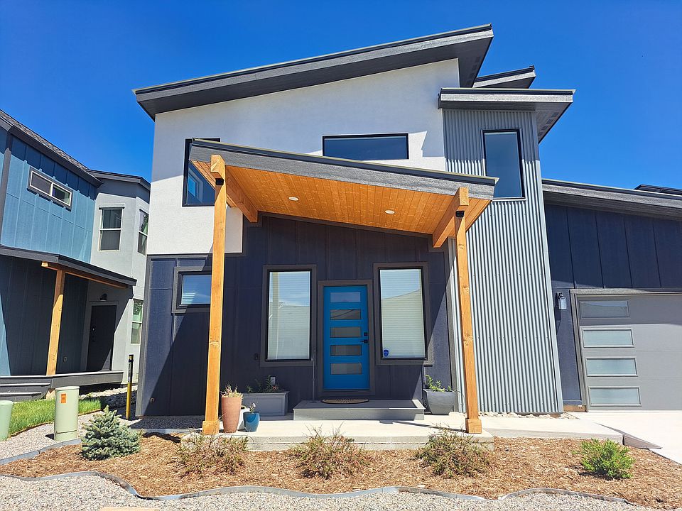 Front of home facing alley