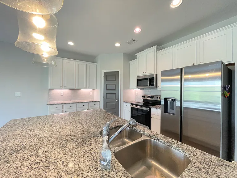 598 Omnia Ct — Photo 6