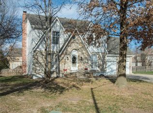 604 NE Ashmont Pl, Lees Summit, MO 64064