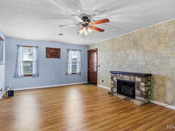 5th image of 703 1st St