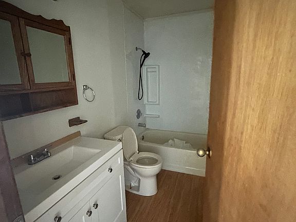 4th image of 1428 25th Ave APT 3