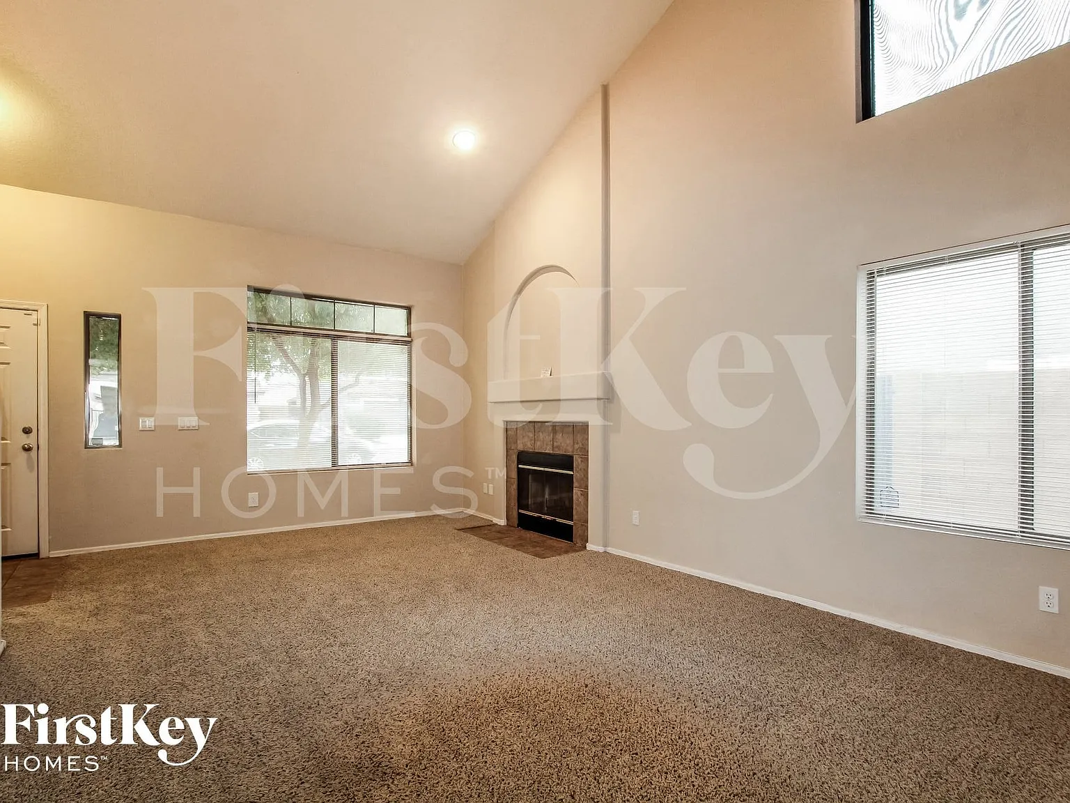 3 bed, 2.5 bath, 1947 sqft, $1,820 — Photo 2