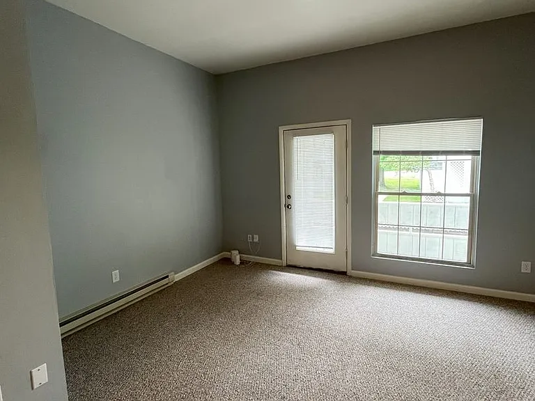 University Park Apartments near Cornell University — Photo 62