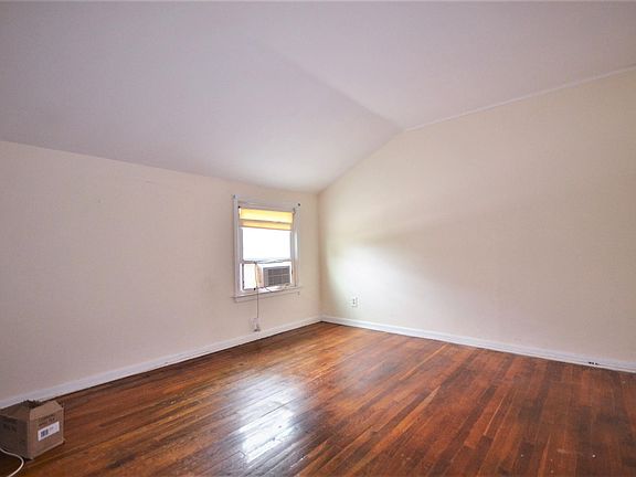 4th image of 825 Palisade Ave #2