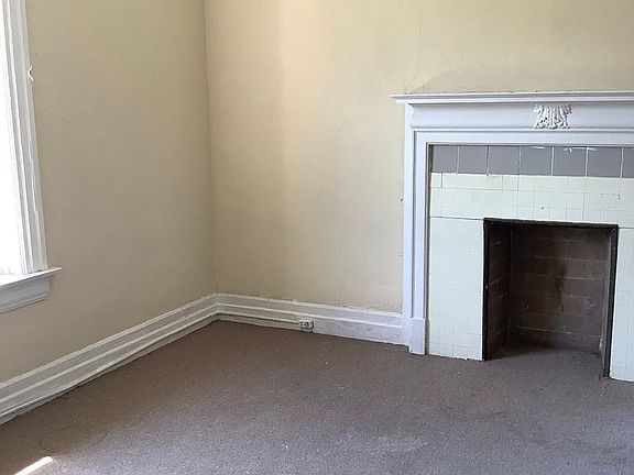 5th image of 990 Dana Ave APT 2