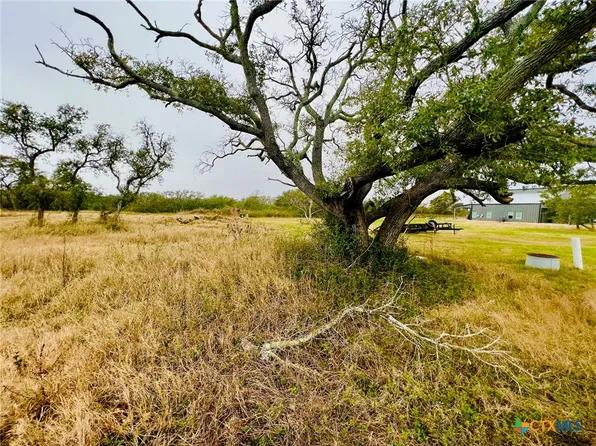 4 Connelly Ln, Pt O Connor, TX 77982
