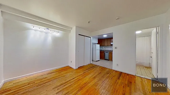 Rented by Bond New York | media 7