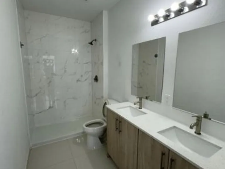 205 NW 12th Ct #205 — Photo 3