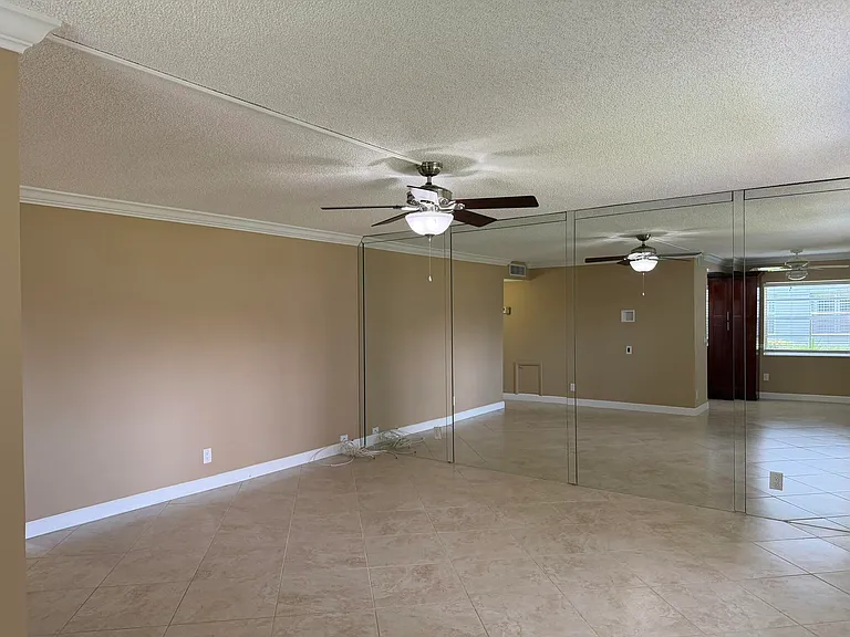 119 Burgundy Dr #C — Photo 8