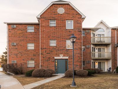 1375 Cunat Ct APT 3C, Lake In The Hills, IL, 60156