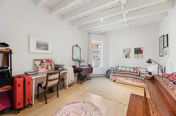 Rented by REAL New York | media 22