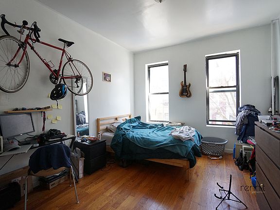5th image of 319 Jefferson St APT 2L